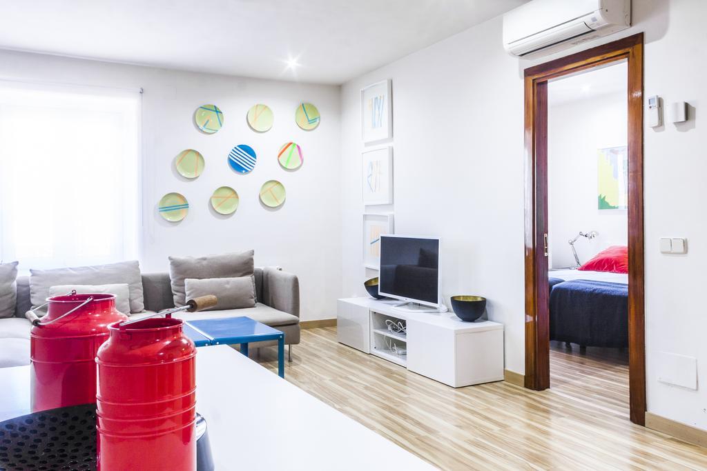 Mola Suites Madrid Room photo