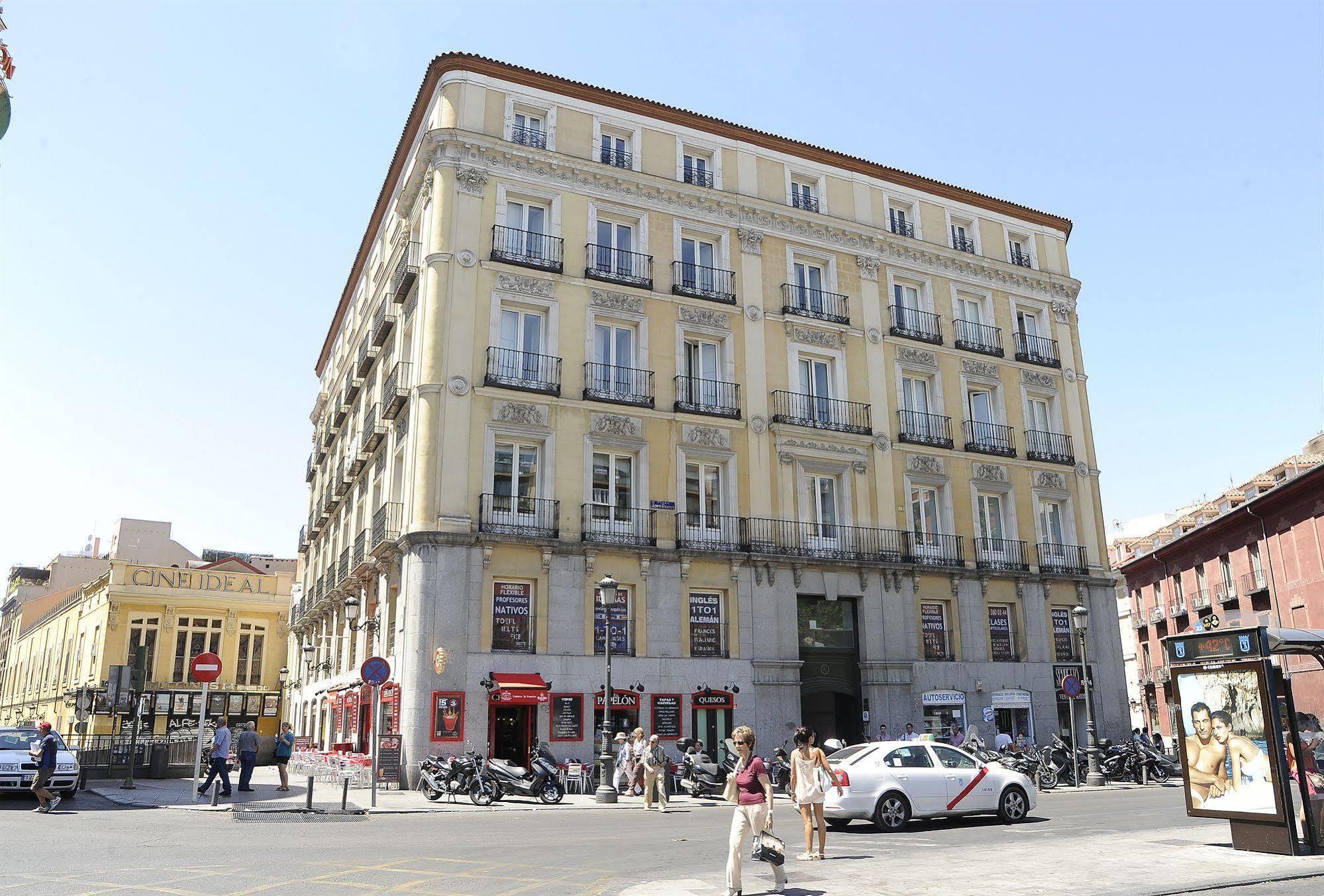 Mola Suites Madrid Exterior photo